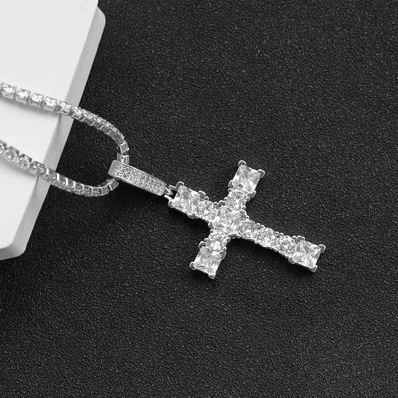 Flynee Luxury Cross Women Pendant Micro Pave Cubic Zirconia Cross Charm Plated 18K Real Gold Tiny Cross Necklace