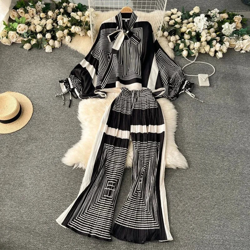 Free / 10 European and American Set Women High Grade Bat Sleeve Printed Top+Dropping Pleated Pants Two piece