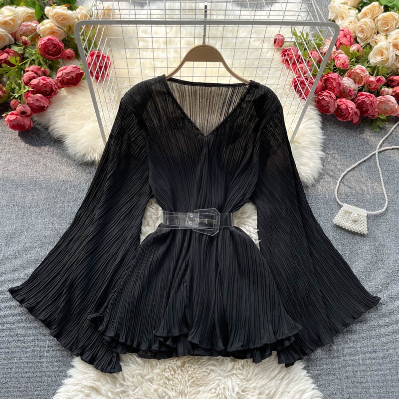Free / black Summer Fashion Casual Street Shirts Women's Korean Chiffon Shirts Flared Sleeves V-Neck Pleated Solid Color Office Tops