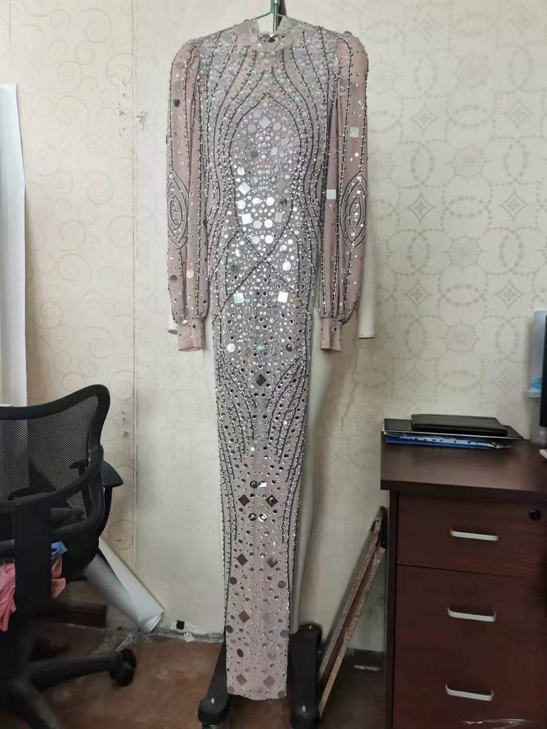 Free Size / X220205 White Trending Products 2022 Loose Sleeve Luxury Fashion Mesh Dress Beauty See Through Shiny Diamond Crystals Maxi Evening Dresses