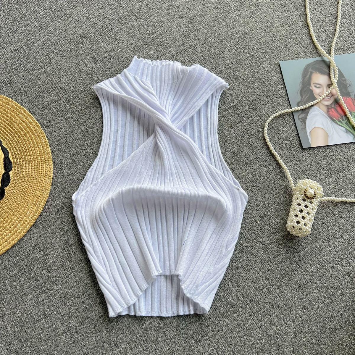 Free / White Sleeveless Top Relaxed Fit Slightly Banded Bottom Knit Vest