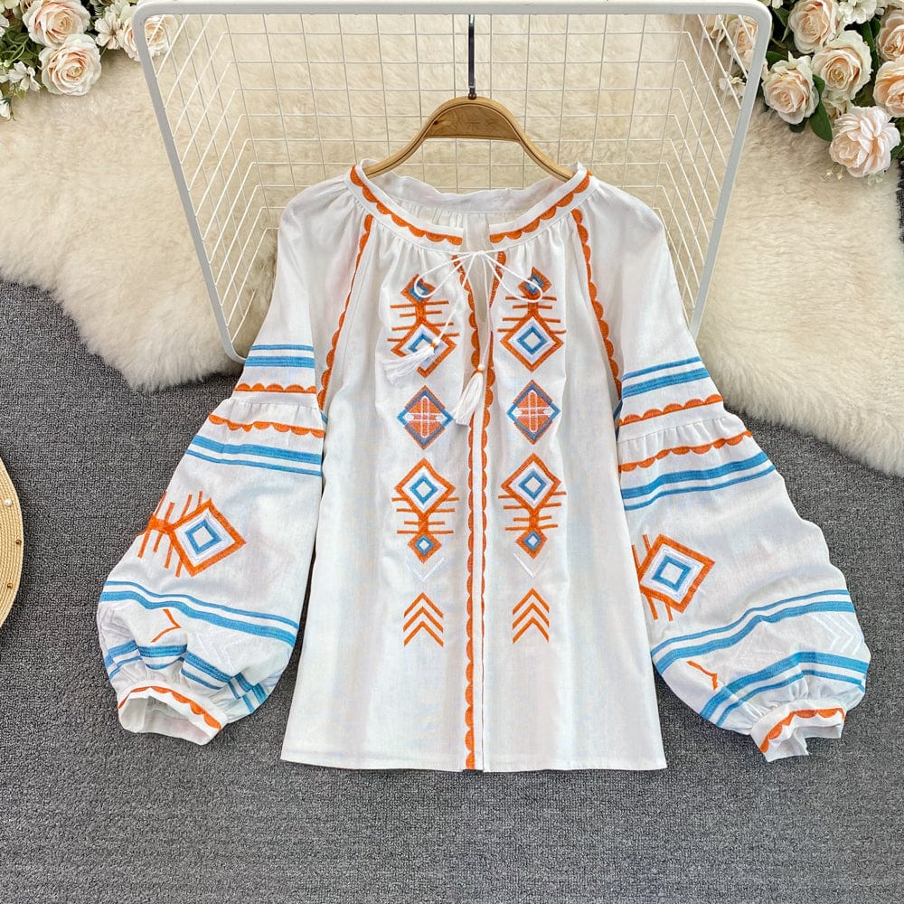 Free / White Spring and Autumn New Loose fitting Ethnic Style Embroidery Slim Lantern Sleeve Top Women's Round Neck Pullover Shirt
