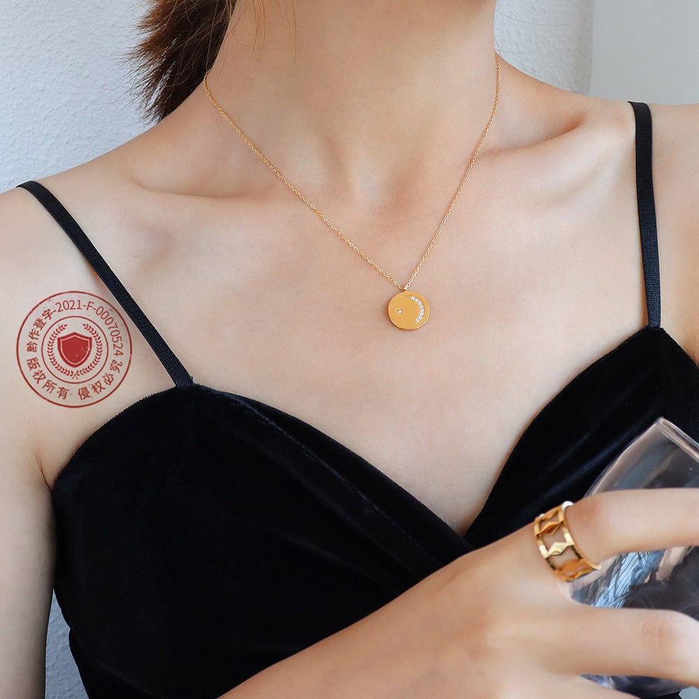Gold necklace 40 5cm New Stainless Steel Gold Pendant Necklace for Women Girls Vintage Round Disc Moon Shape Simple Necklace Jewelry Gift