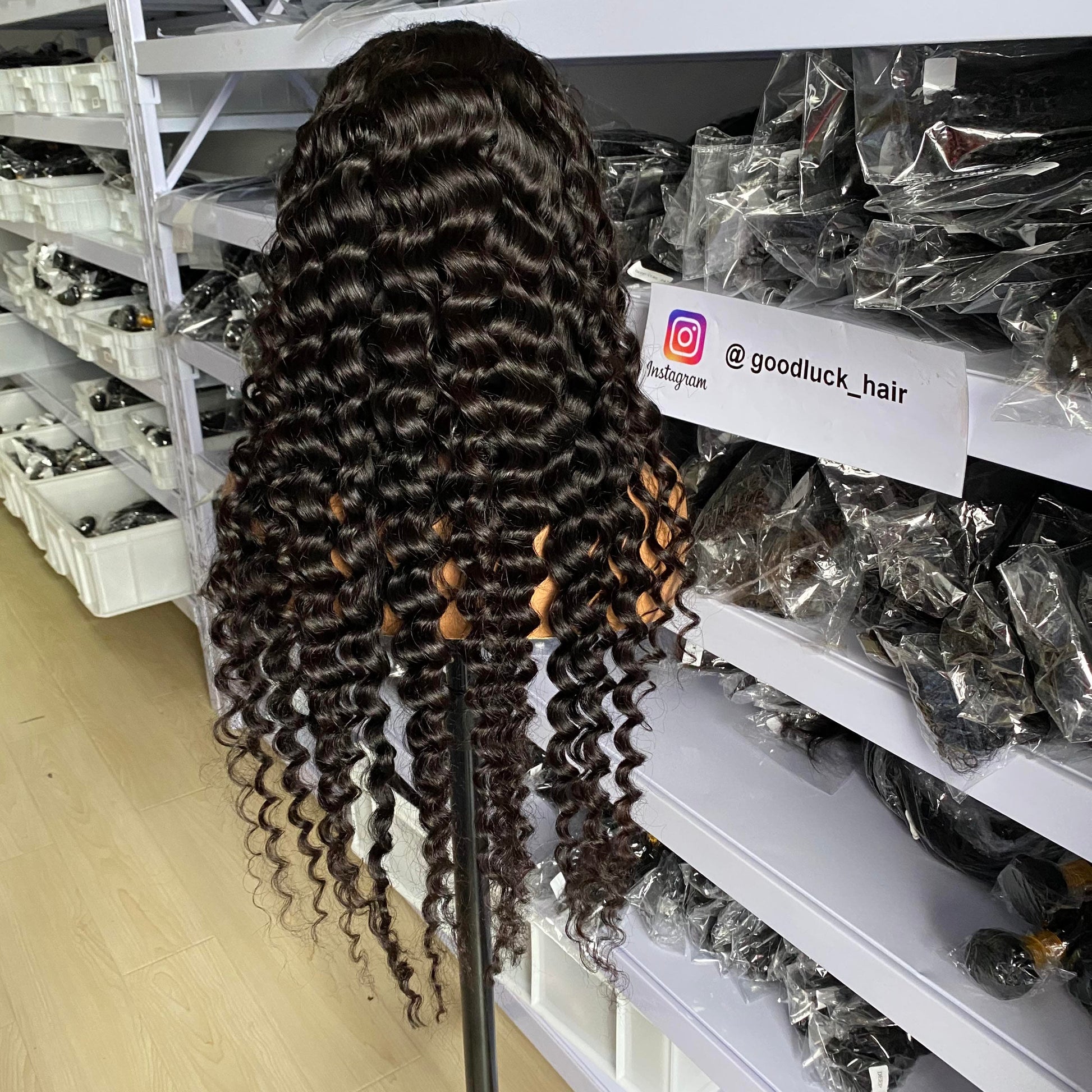 Goodluck naturel raw remy brazilian virgin 13x4lace front human hair with frontal wavy wig hair wholesale human hair wig vendors