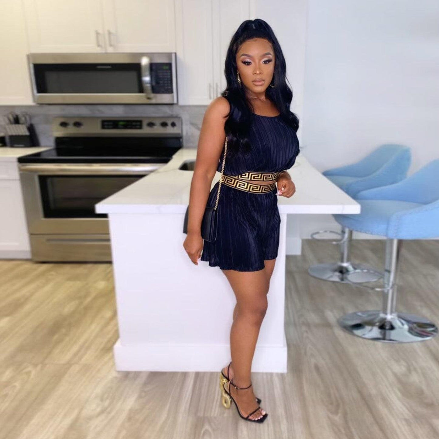 GX2823 New Summer Unique Women Street Wear Pleated Outfit Sleeveless Crop Top and Shorts Matching Suit 2 Piece Set