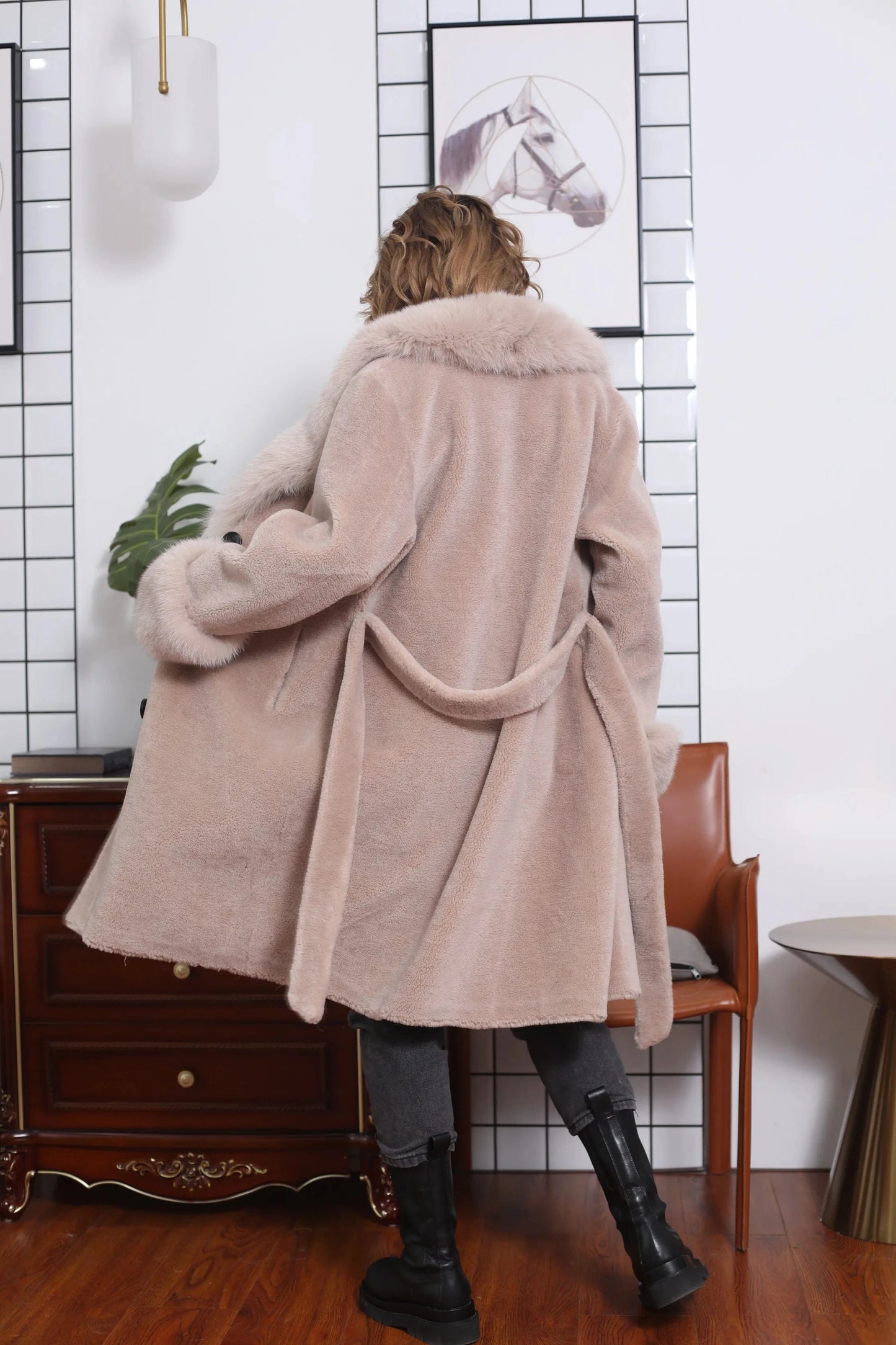 Hot Sale Fashion Winter Sheep Shearling Jacket Women Fox Fur Collar Real Lamb Wool Coat