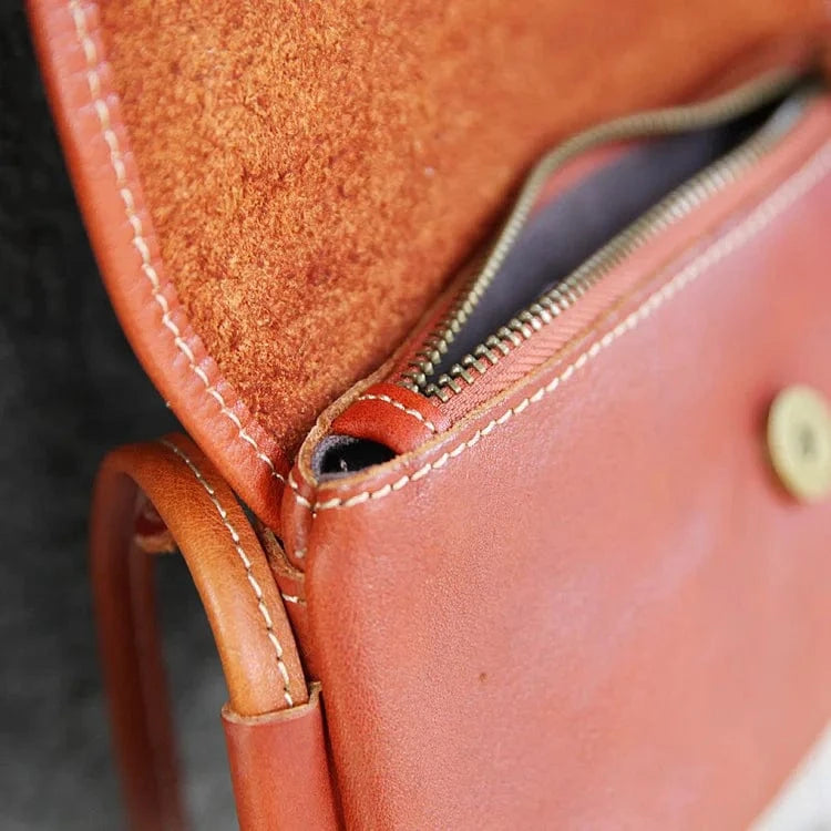 Hot Sale New Design   Custom Vintage Messenger Bag Genuine Leather Rectangular Messenger Bag For Women