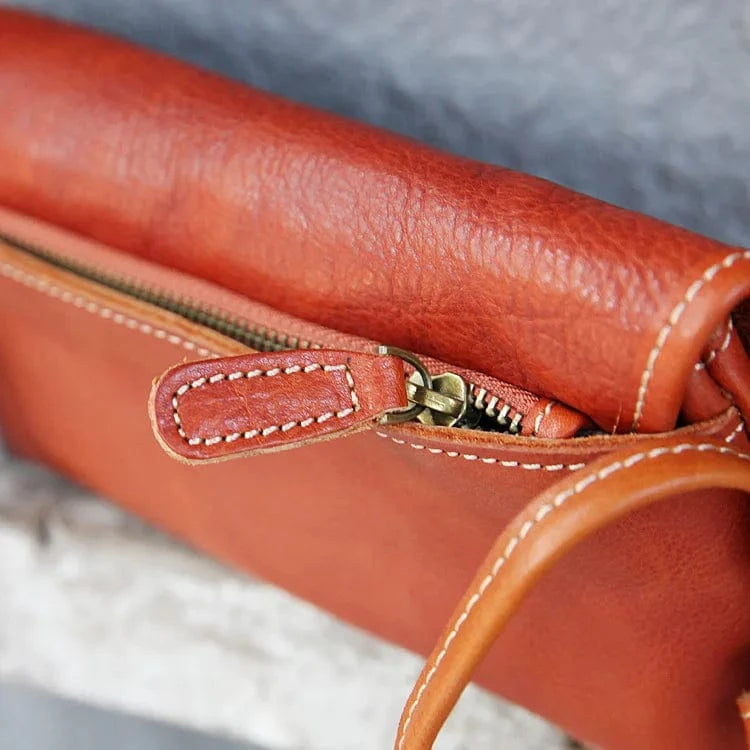 Hot Sale New Design   Custom Vintage Messenger Bag Genuine Leather Rectangular Messenger Bag For Women