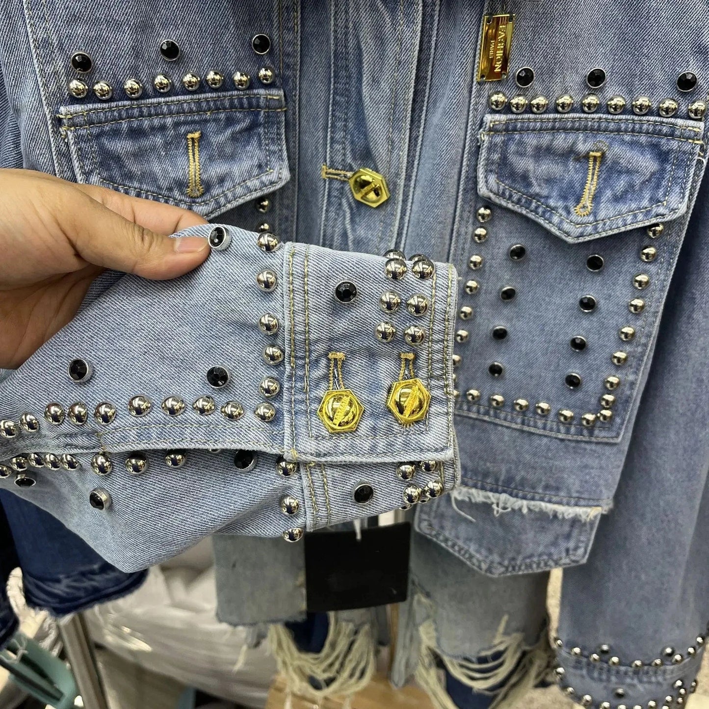 JL7311 Newest Style Lady Jean Jacket Long Sleeve Woman Denim Jacket with Rivets Golden Buttons Women Casual Jacket