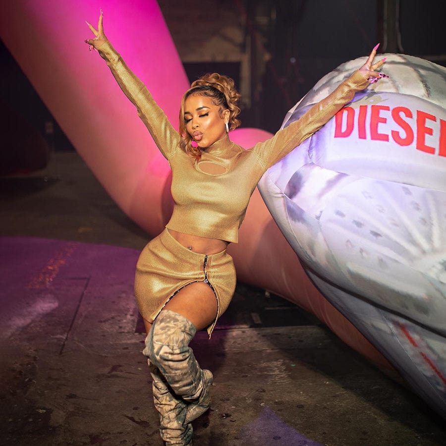 Kliou K22S22067 Hollow Out Slim T-shirts+Match Button High Waist Skirt Street Outfits Shiny Striped Two Piece Set Women