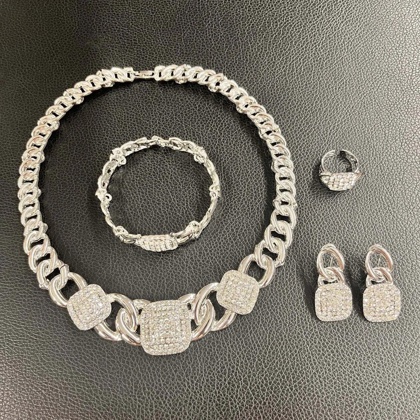 Latest 18K Gold Plated Hot Sale Wholesale Jewelry Set Popular Gift Custom Party Brazil Dubai Birthday Simple Jewels