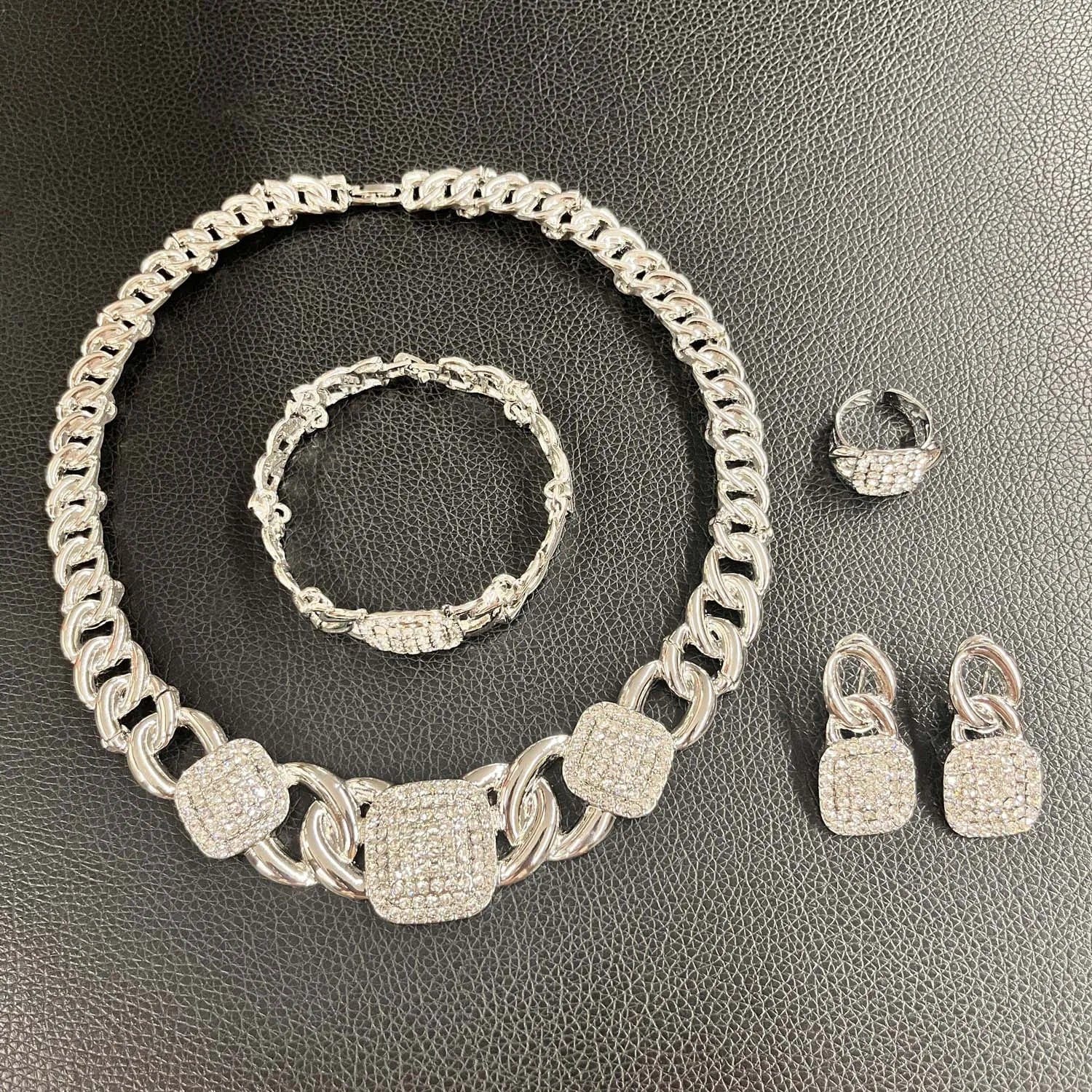 Latest 18K Gold Plated Hot Sale Wholesale Jewelry Set Popular Gift Custom Party Brazil Dubai Birthday Simple Jewels