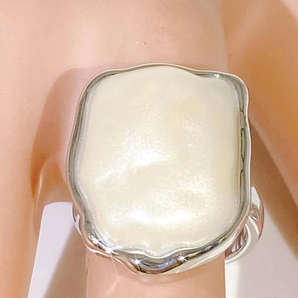 Latest Design White Shell Alloy Gold Plated Ring Regular Size African Ladies Rings Anniversary Wedding Party Costume Accessories