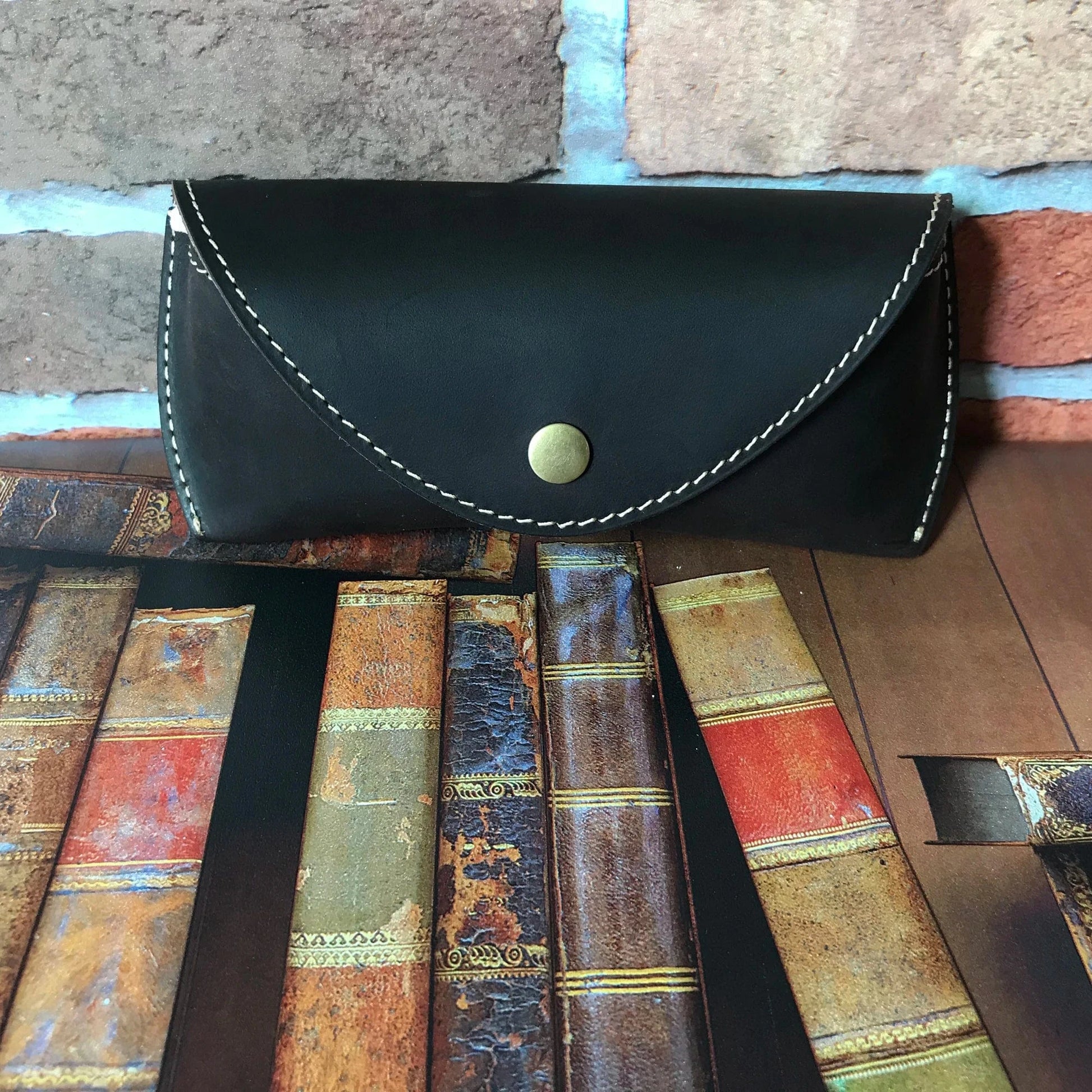 Leather In Stock Eyeglass Cowhide Leather Sunglasses Bag/Sun Glasses Pouch For Men And Women Unique Best Hard Spectacle Protective Case