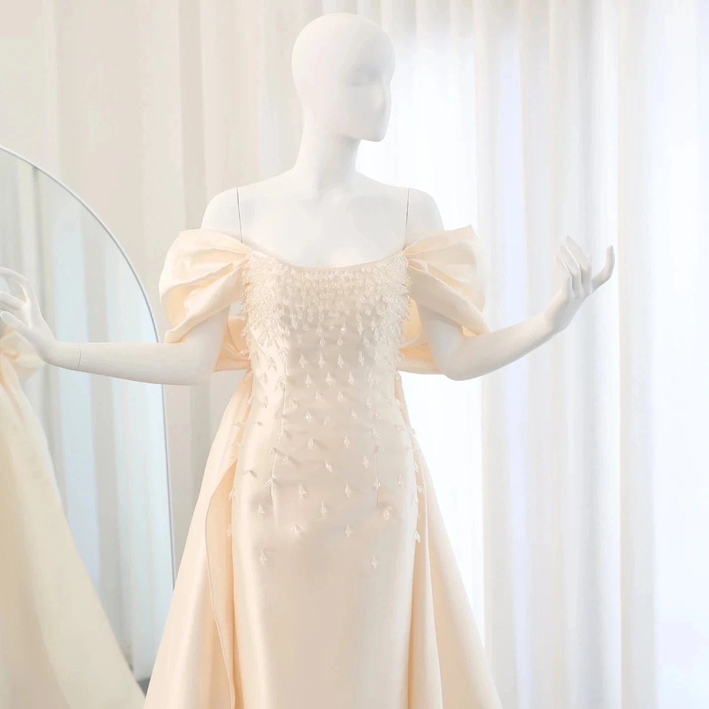 Luxury Crystal Beige Dubai Evening Dresses with Cape Sleeves Overskirt Arabic Women Wedding Formal Party Gowns SZ426