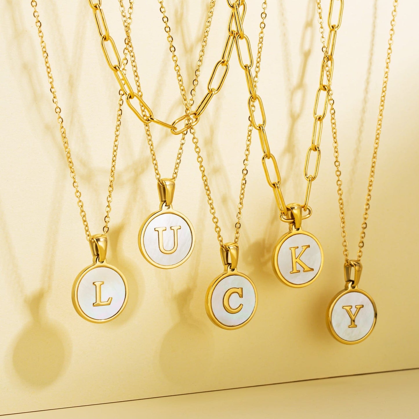 LWN41243 Adjustable Choker Coin Gold Plated Mother Of Pearl Pendant Chain Layered Letter Initial Necklace For Women
