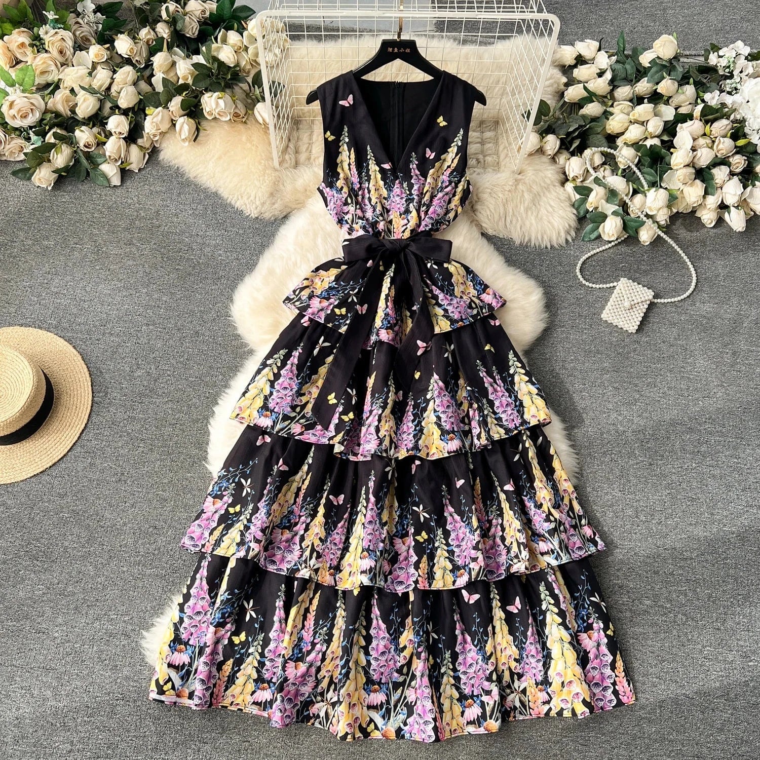 M / Black 2024 Early Spring Vacation Style V-neck Flare Sleeves Multi Layered Painted Mini Cake Dress