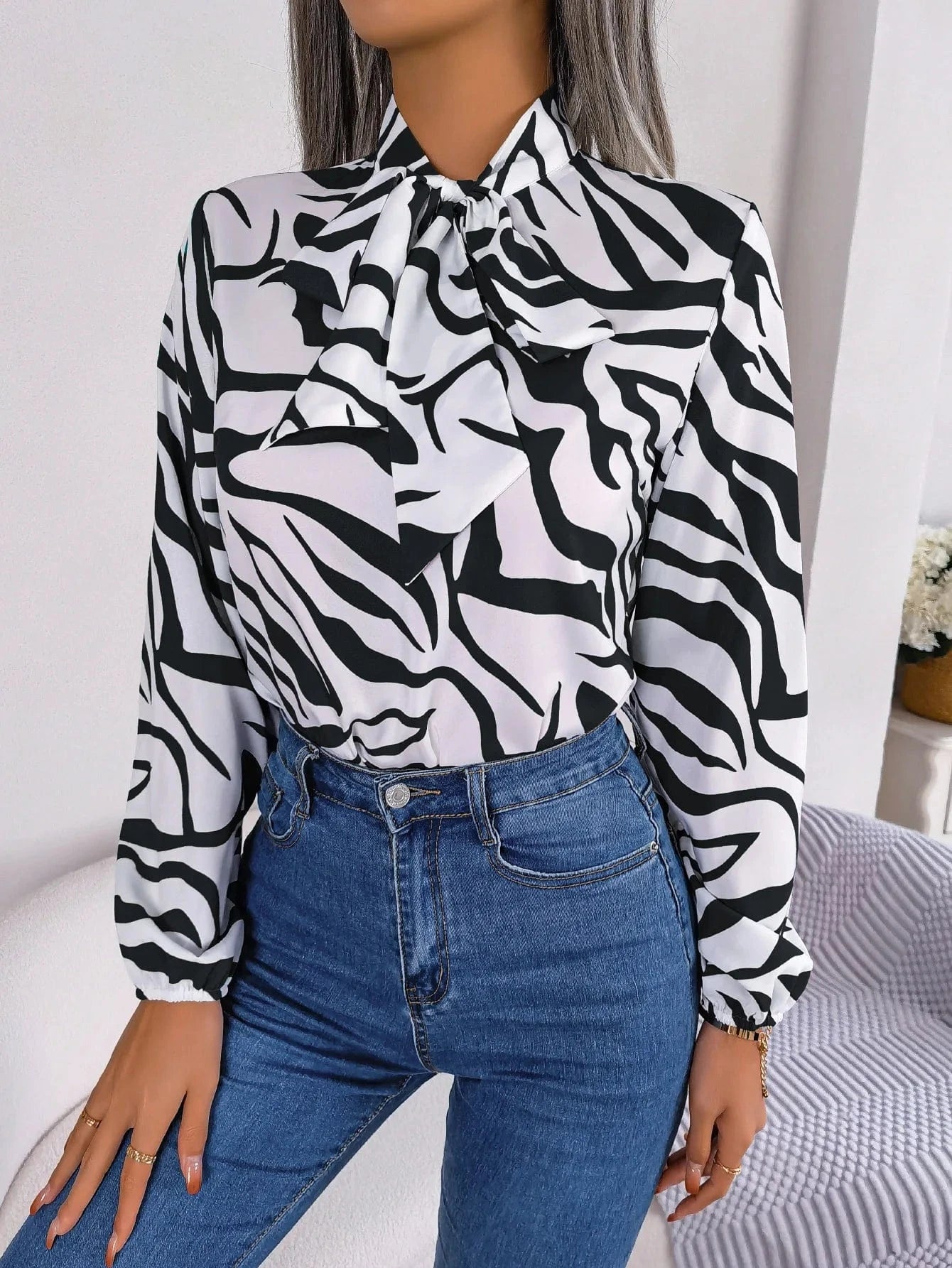 New Autumn Winter Temperament Contrast Color Stripes Lantern Sleeves Chiffon Shirt Top Casual Women's Office Shirt