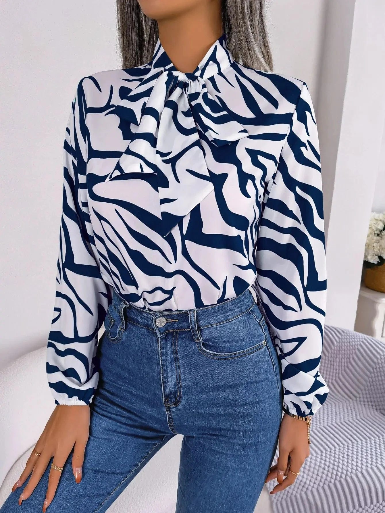 New Autumn Winter Temperament Contrast Color Stripes Lantern Sleeves Chiffon Shirt Top Casual Women's Office Shirt