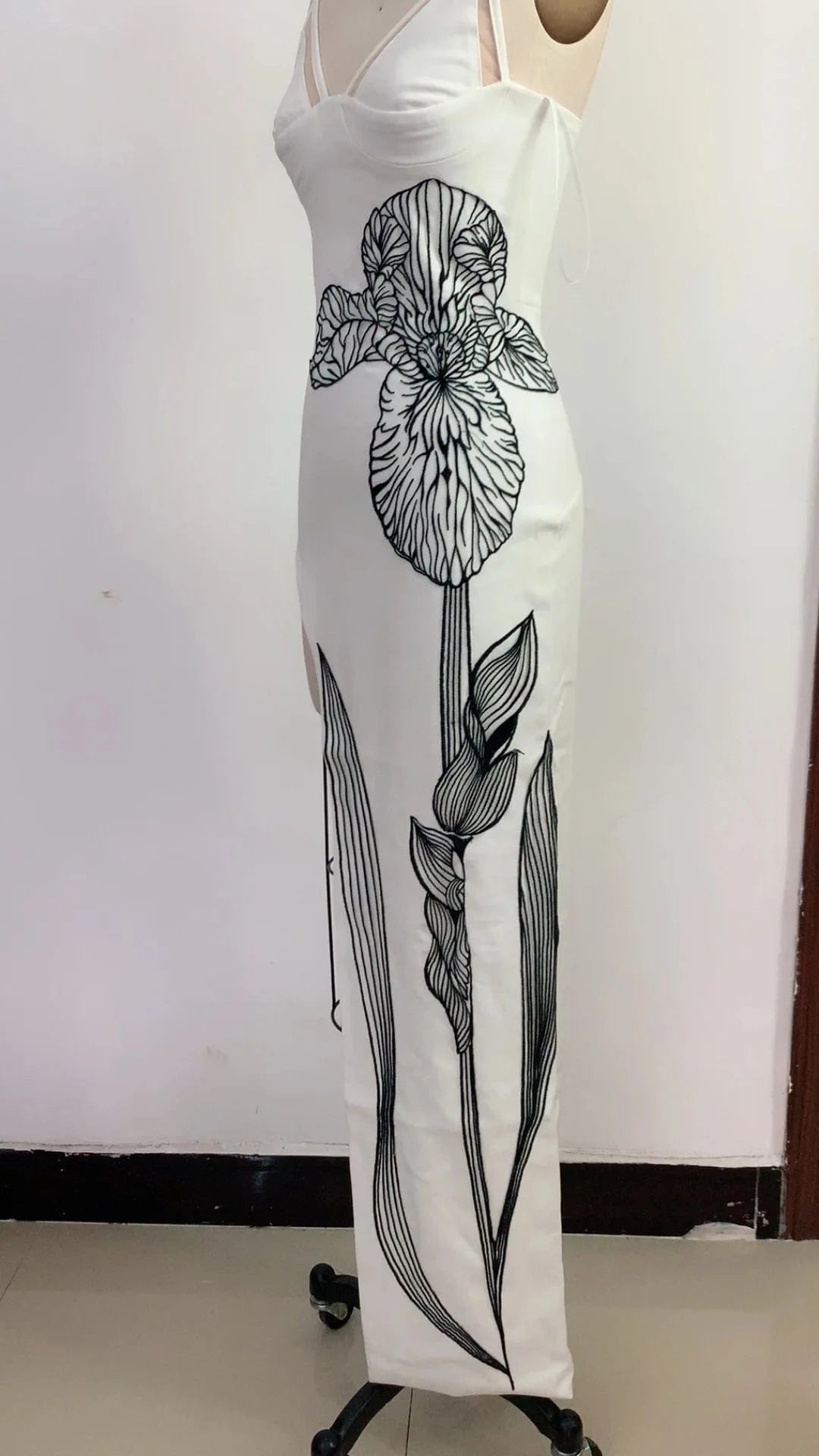 New Fashion Ladies White Floral Elegant Spaghetti Strap Sexy Maxi Long Party Dresses