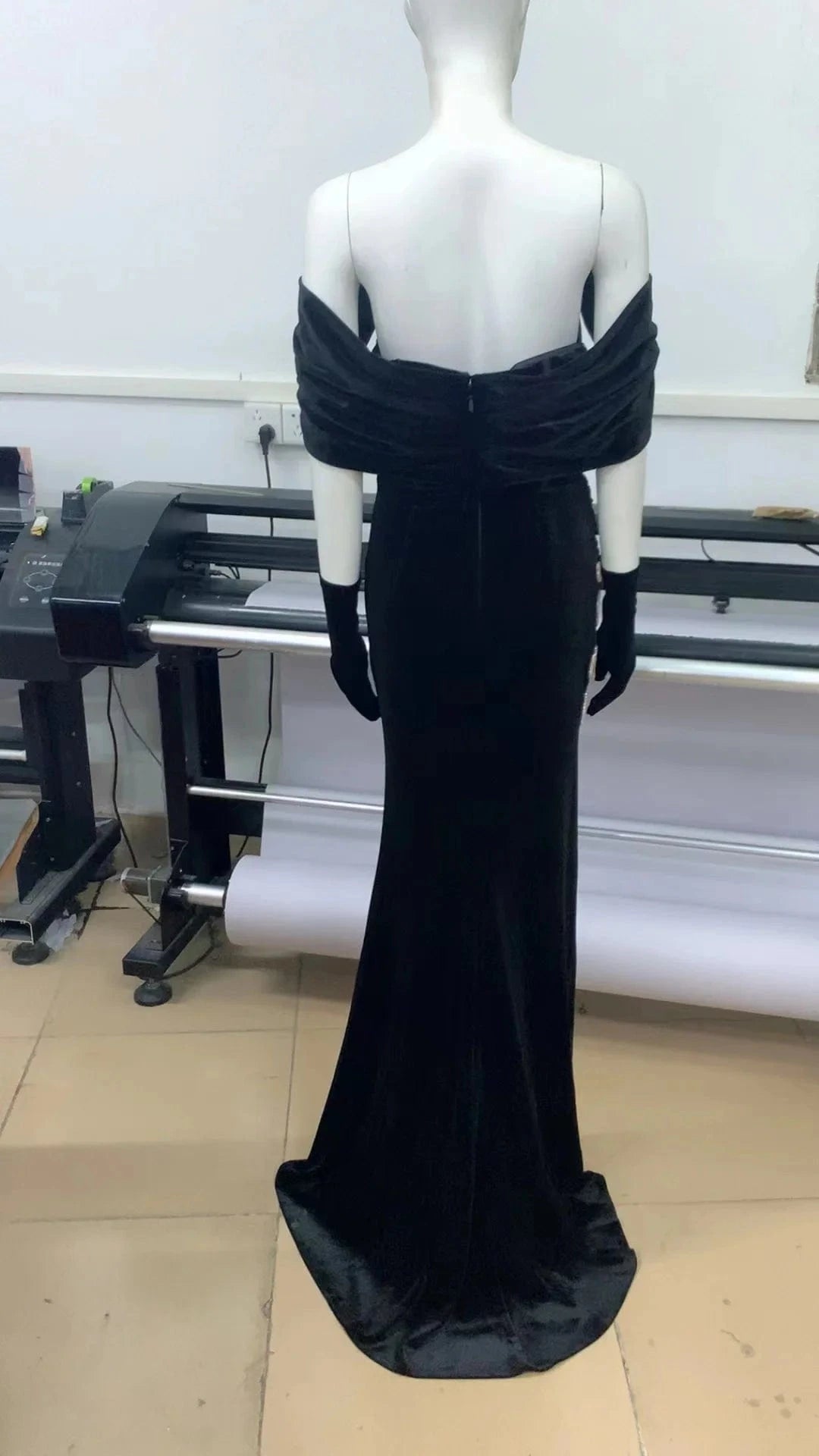 New Fashion Woman Black Elegant Sleeveless Sexy Beading Off-shoulder Prom Party Dresses