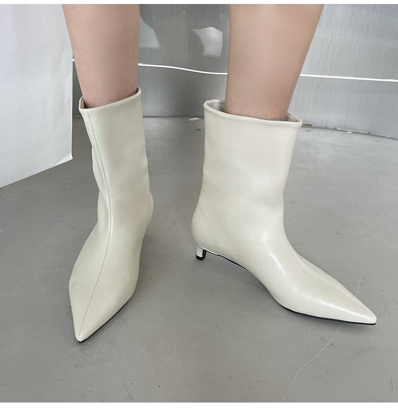 New products in autumn and winter: simple style short tube fashion low heel boots pointed sleeve solid color short boots