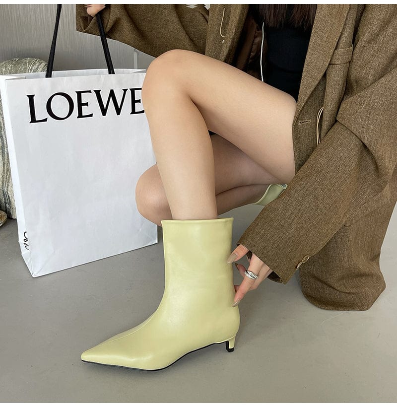 New products in autumn and winter: simple style short tube fashion low heel boots pointed sleeve solid color short boots