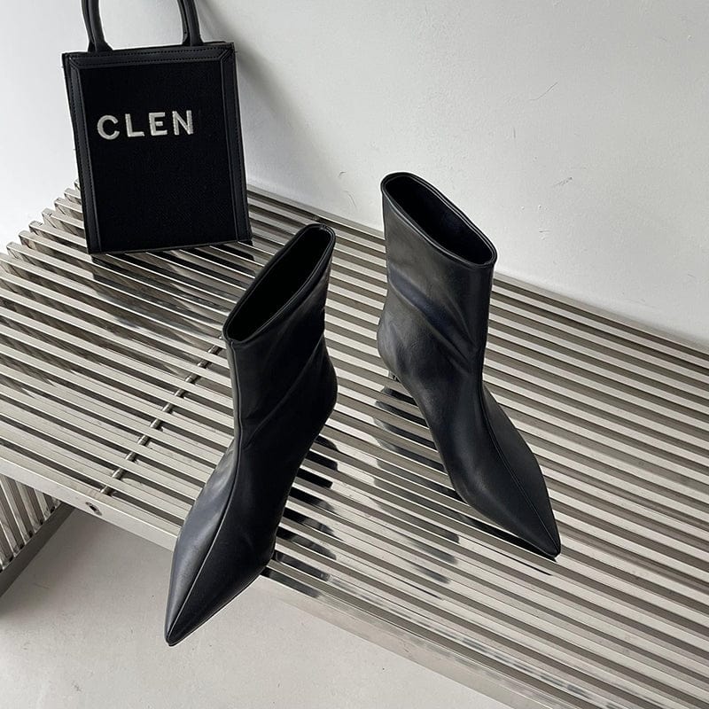 New products in autumn and winter: simple style short tube fashion low heel boots pointed sleeve solid color short boots
