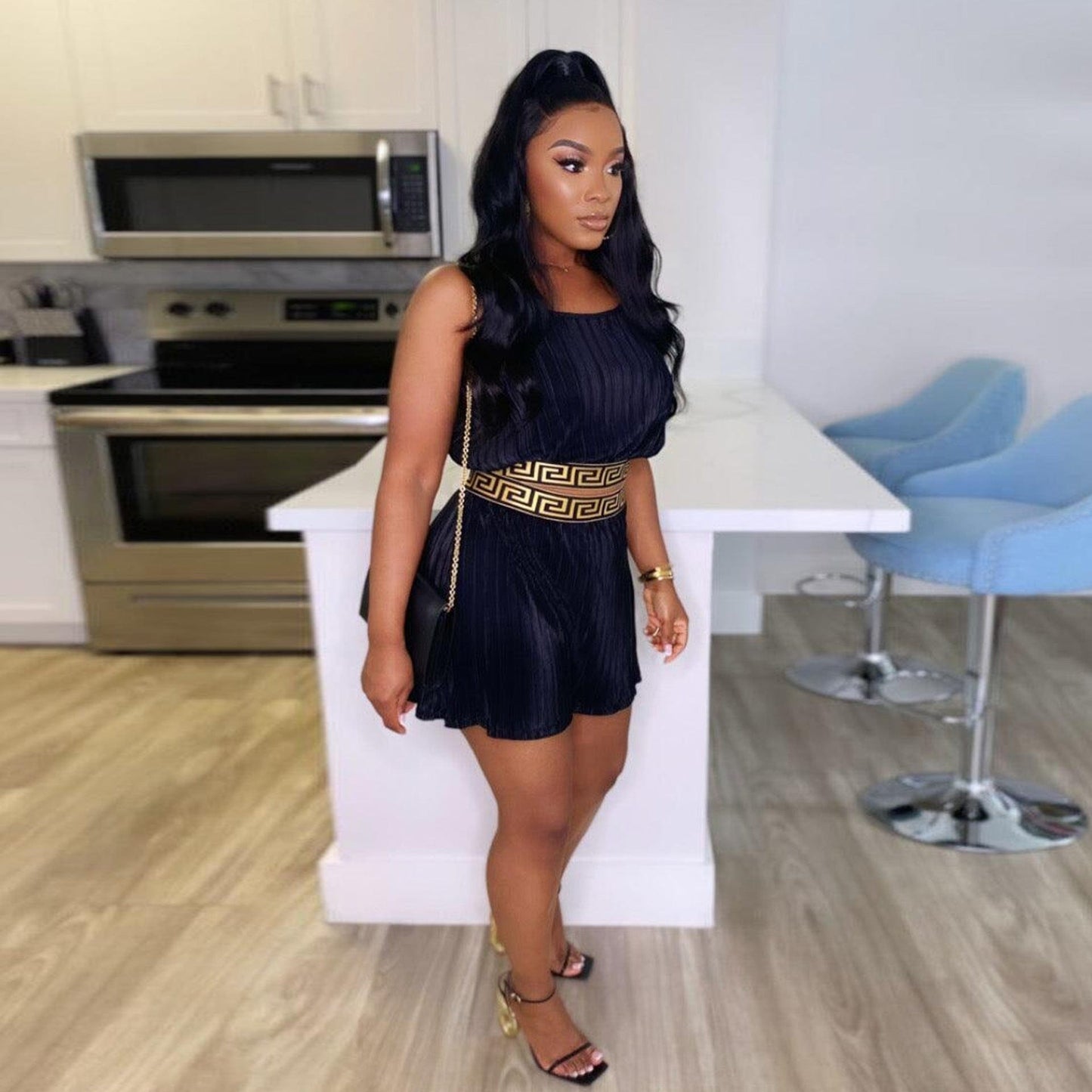 New Unique Women Street Wear Pleated Outfit Sleeveless Crop Top and Shorts Matching Suit 2 Piece Set sexy 2 piece set women