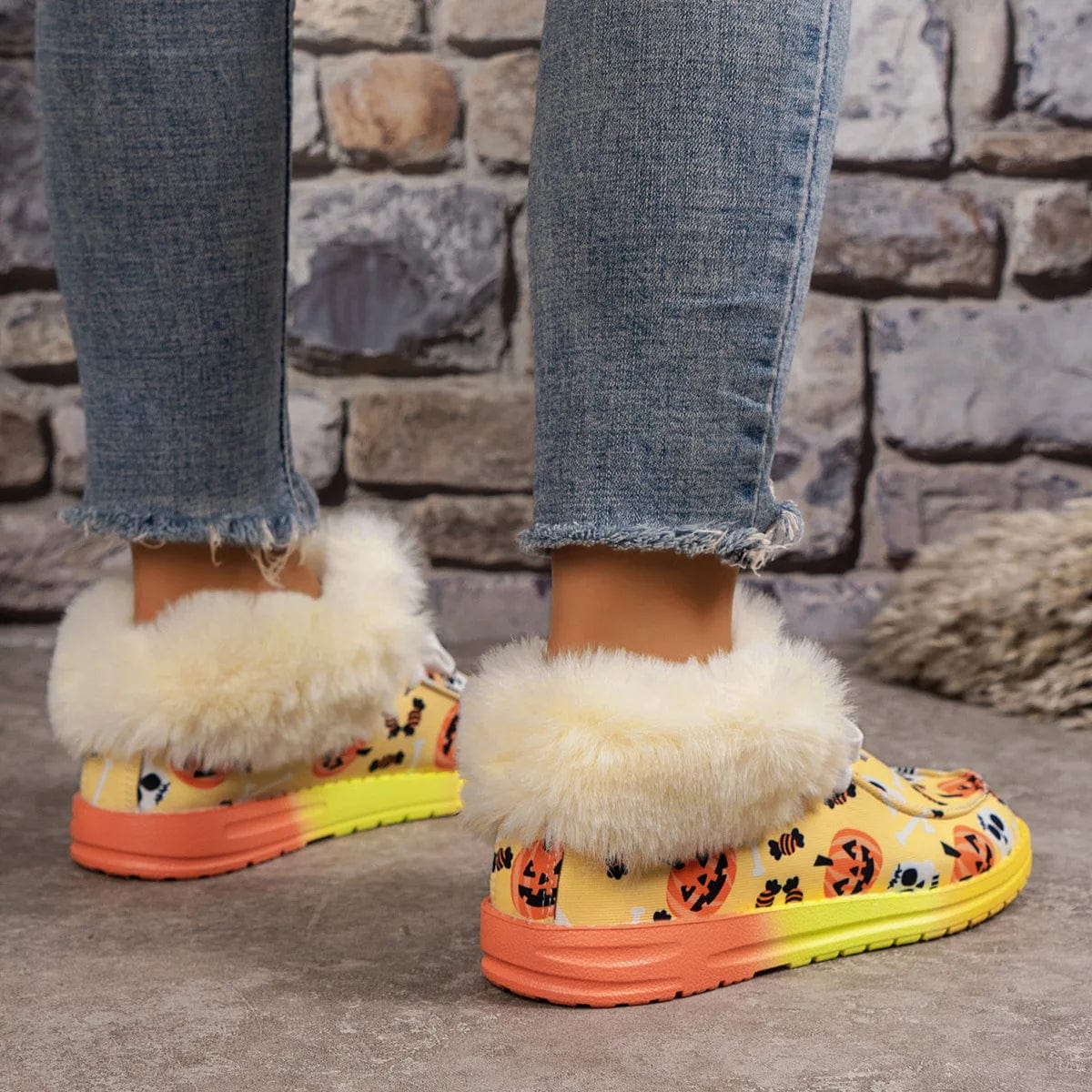 New Winter Plush Snow Boots Christmas Cotton Shoes Warm Flat Heel Fluffy Fur Boots Women Shoes