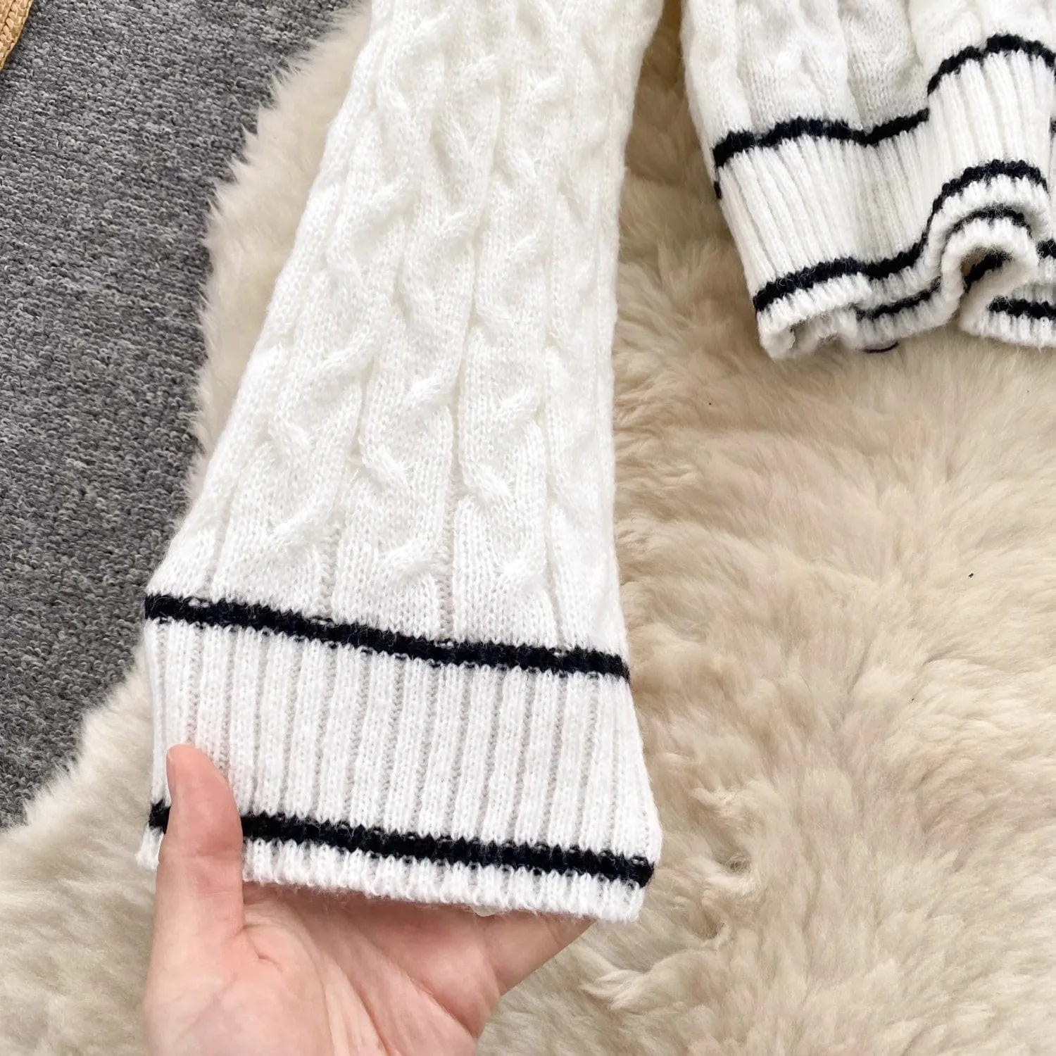 One size  Women's autumn and winter casual loose set Pullover Knitted Sweater High Waist Shorts Two Piece Set