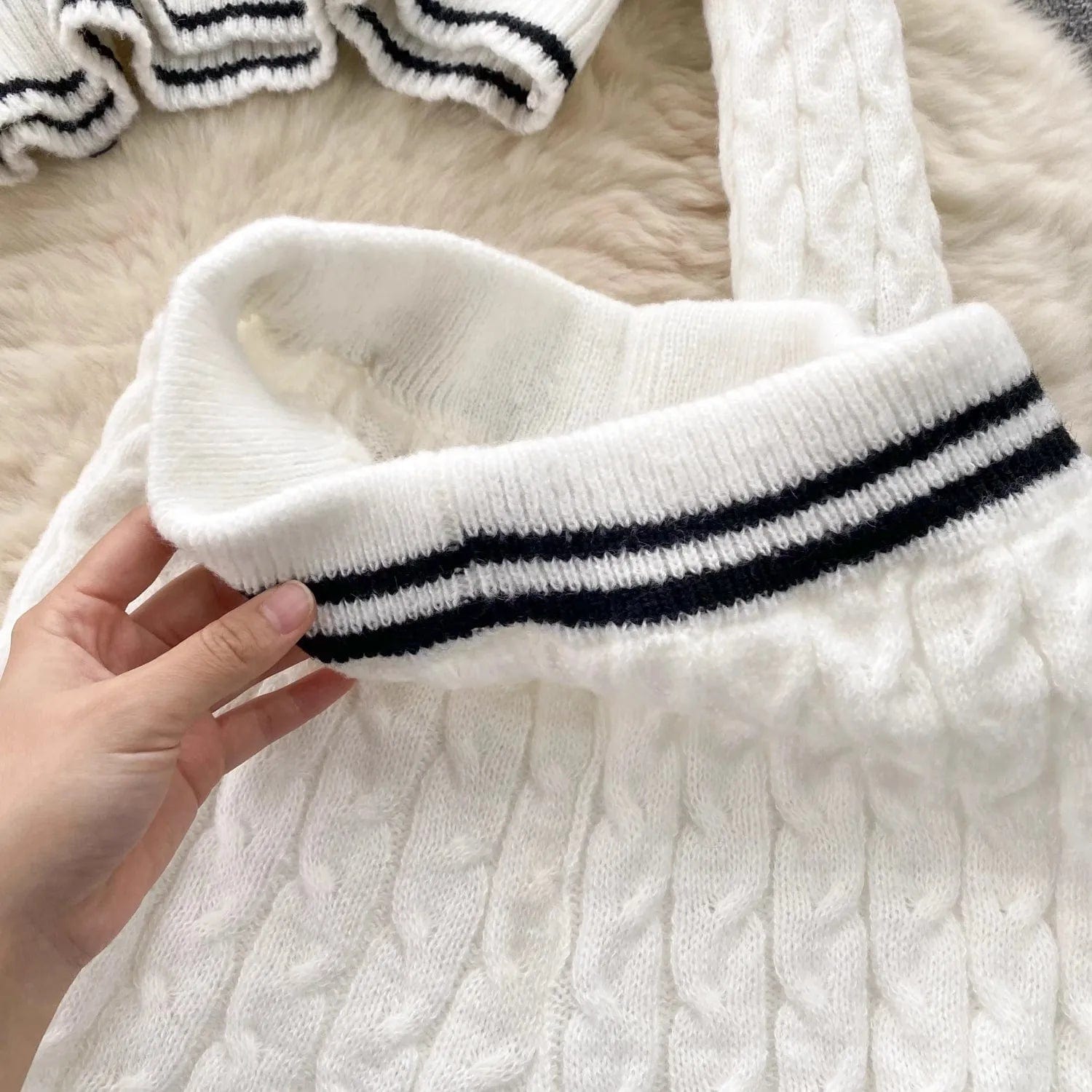 One size  Women's autumn and winter casual loose set Pullover Knitted Sweater High Waist Shorts Two Piece Set