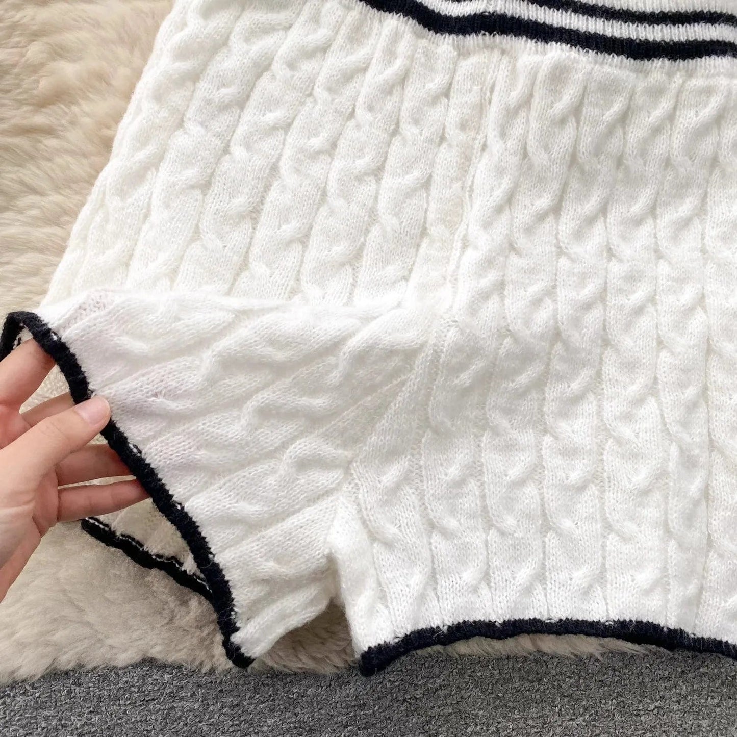 One size  Women's autumn and winter casual loose set Pullover Knitted Sweater High Waist Shorts Two Piece Set