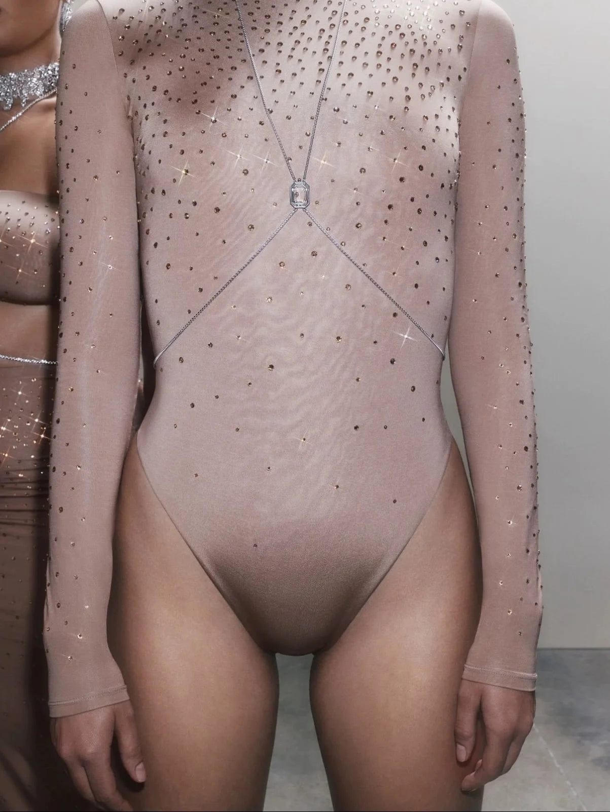 OUDINA Fashion T-shirt Crop Top Long Sleeve Tight Diamond Rhinestones Jumpsuit Sequins Jumpsuits Playsuits & Bodysuits