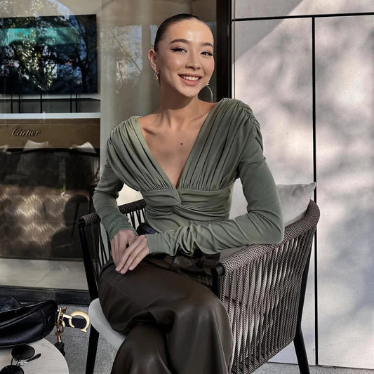 OUDINA French Temperament Elegant Top For Women High-end Design Niche Twist Pleated Female Tops And T-shirt