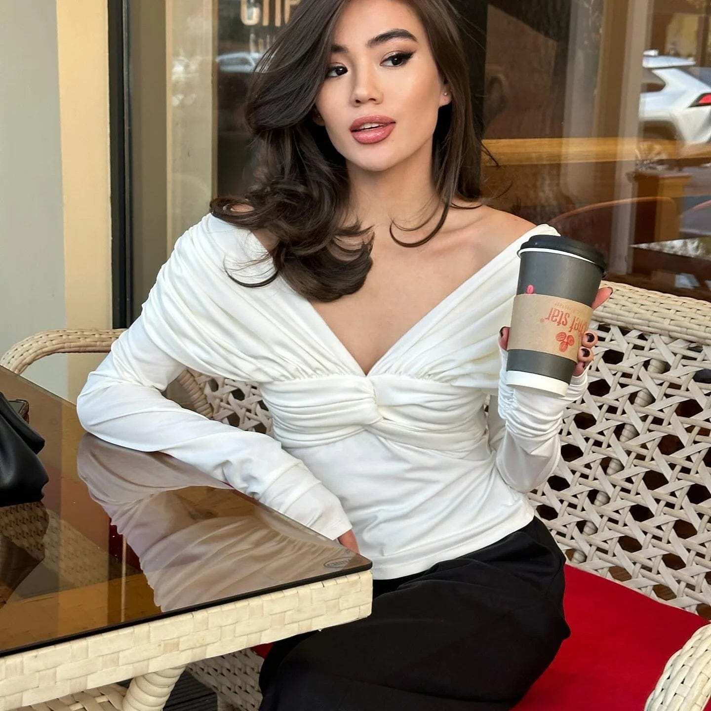 OUDINA French Temperament Elegant Top For Women High-end Design Niche Twist Pleated Female Tops And T-shirt