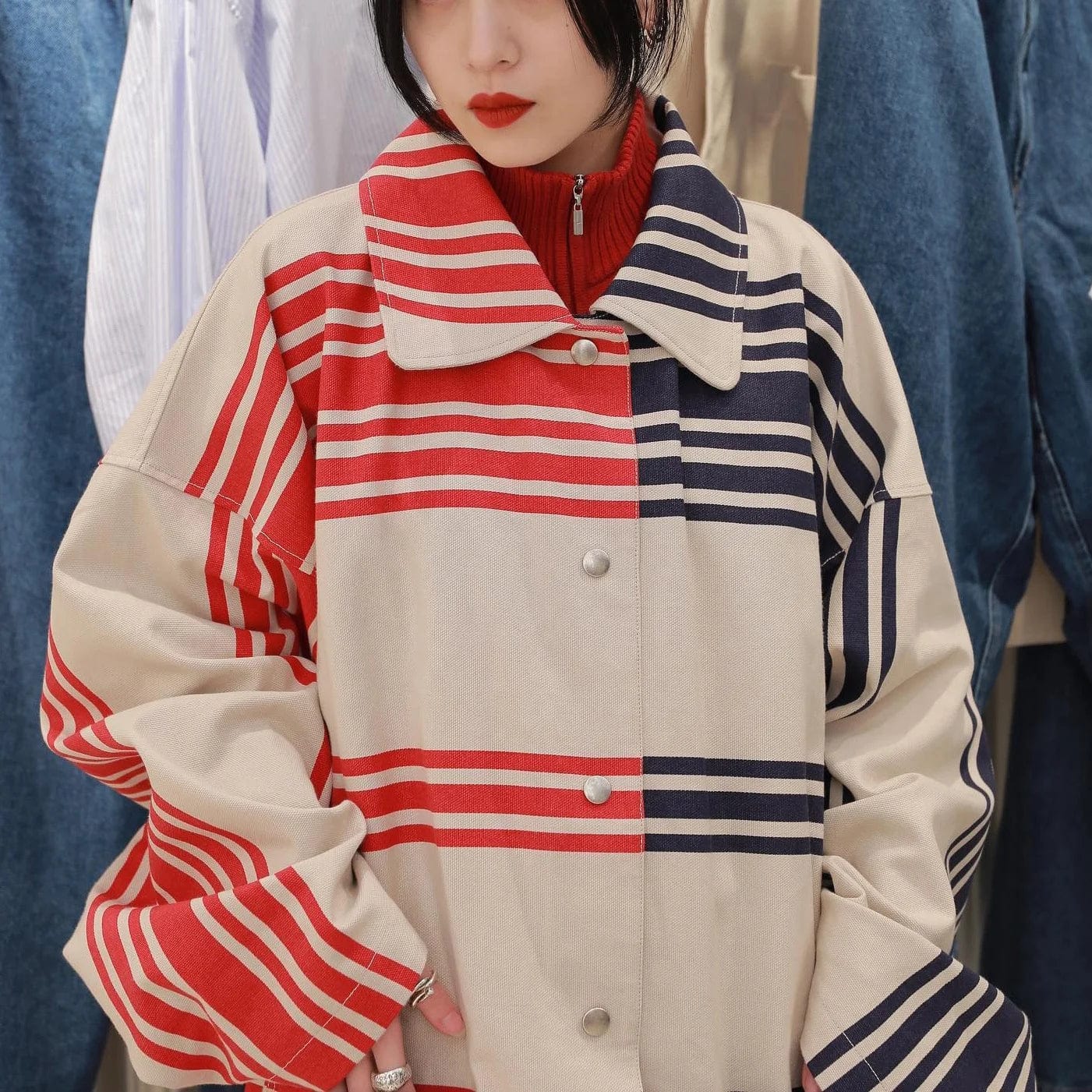 OUDINA Wholesale Contrast Color Outerwear Woman Striped Cardigan Jacket Loose Long Sleeve Women's Winter Jackets