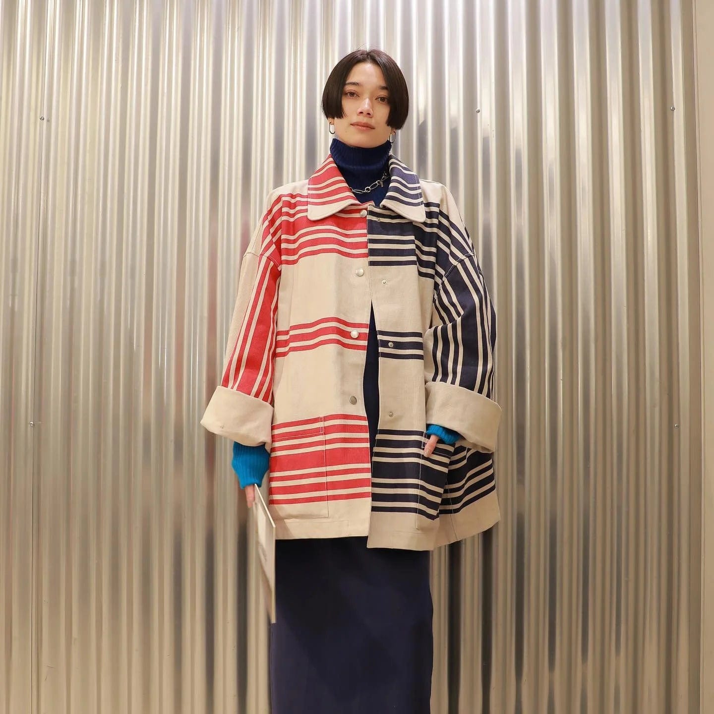 OUDINA Wholesale Contrast Color Outerwear Woman Striped Cardigan Jacket Loose Long Sleeve Women's Winter Jackets