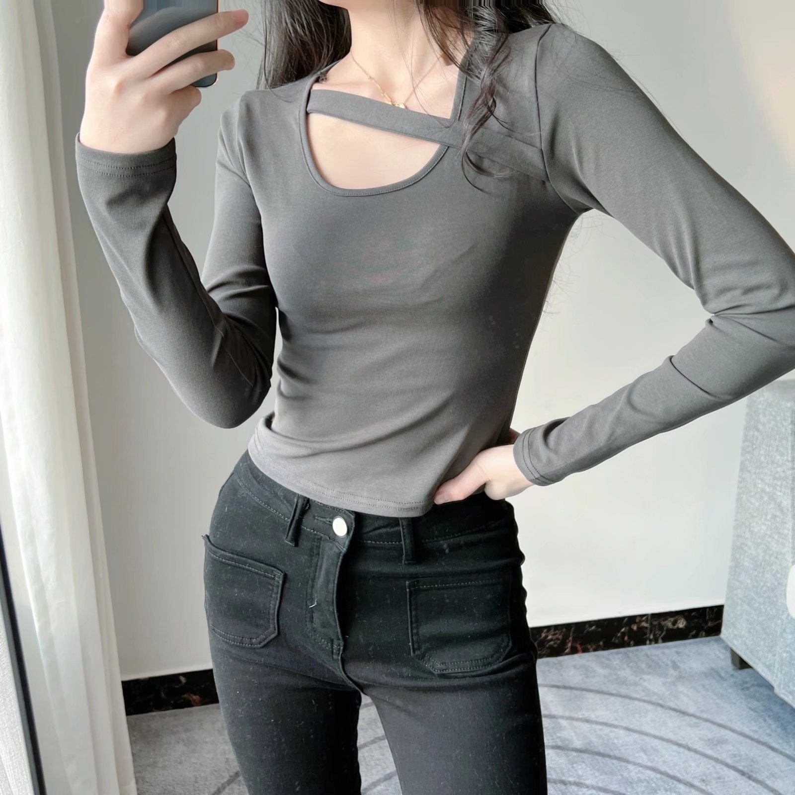 R20121S Women's spring unique design solid color one word with U-neck long-sleeved slim T-shirt top