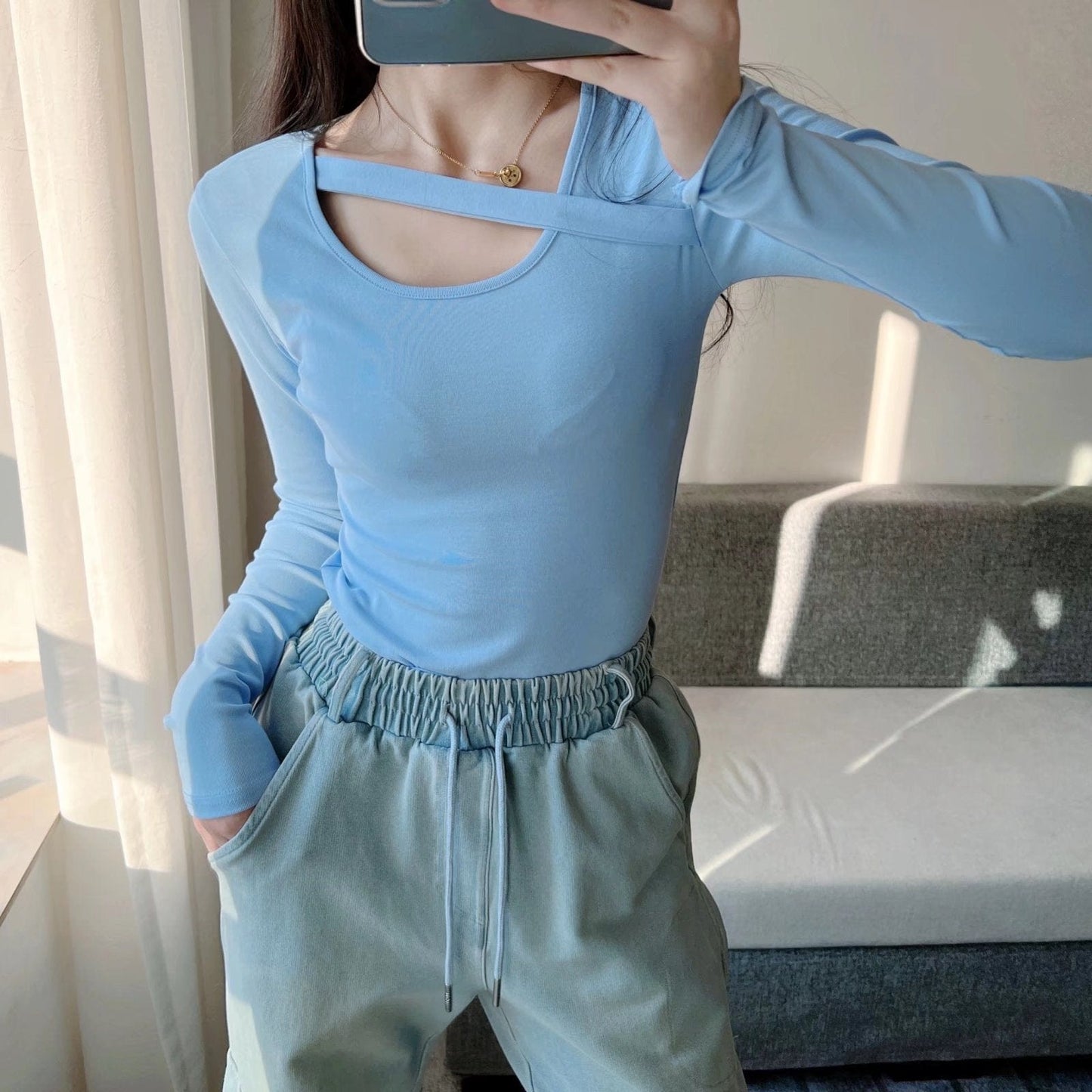 R20121S Women's spring unique design solid color one word with U-neck long-sleeved slim T-shirt top