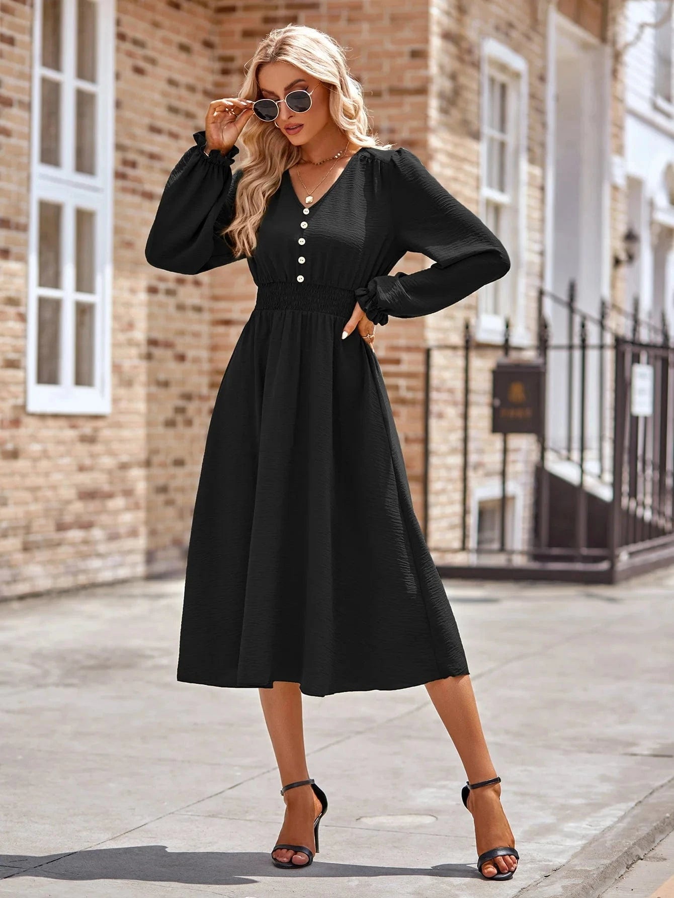 S / Black European and American Autumn and Winter New women's V-neck waist-closed Solid color Mid-length dress