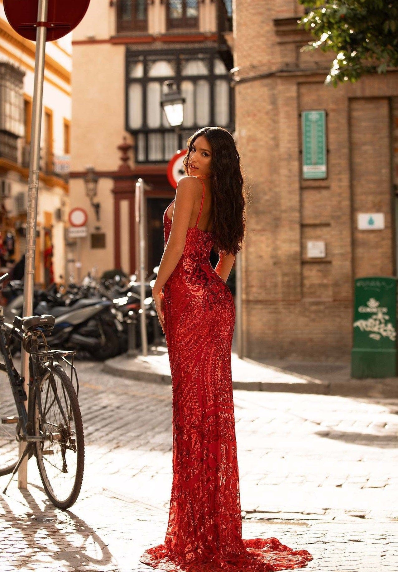 S4045F    2022 New High Quality Customized Red Fishtail Sequined Lace Embroidered Bridesmaid V-Neck Sling elegant evening dress