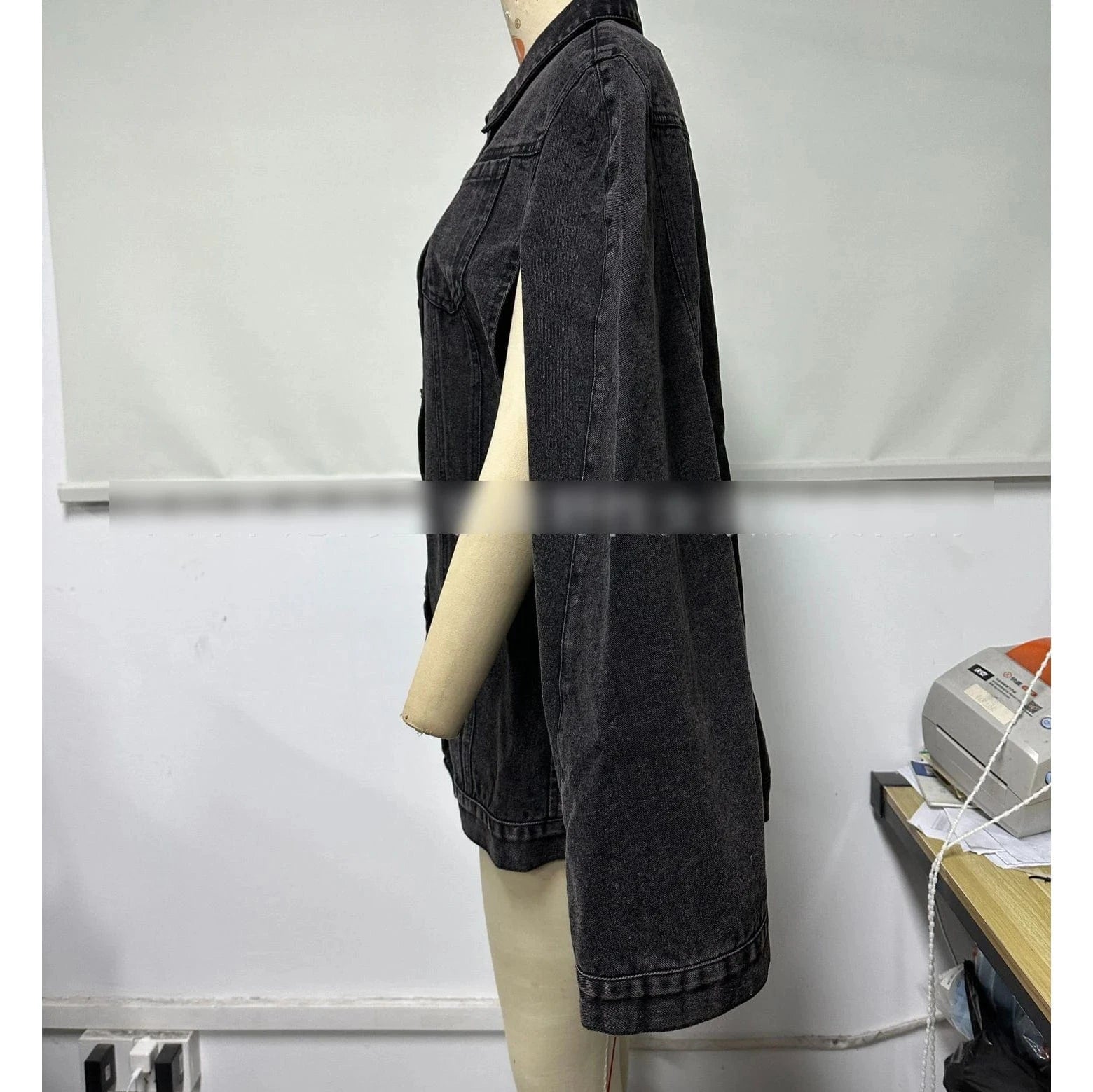 Streetwear Wholesale Vintage Cape Design Lady Washed Denim Coat Women Black Blue Jeans Jacket