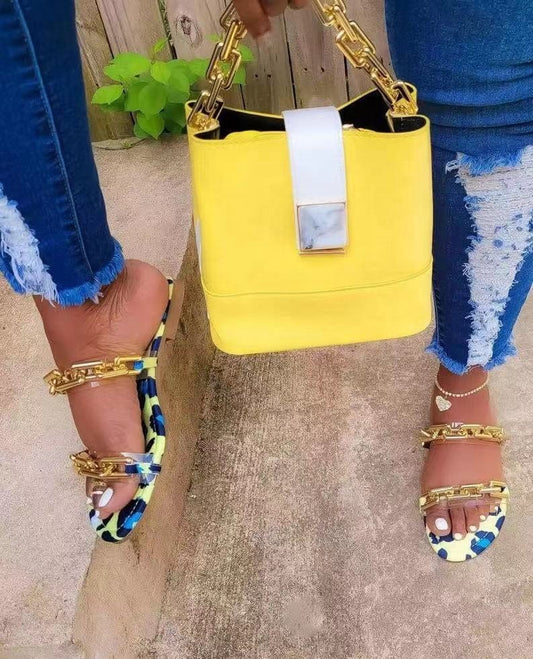 Summer Casual Footwear Women Jelly Strap Softy Transparent with Gold Chain Sexy Ladies Flat Sandals Slippers