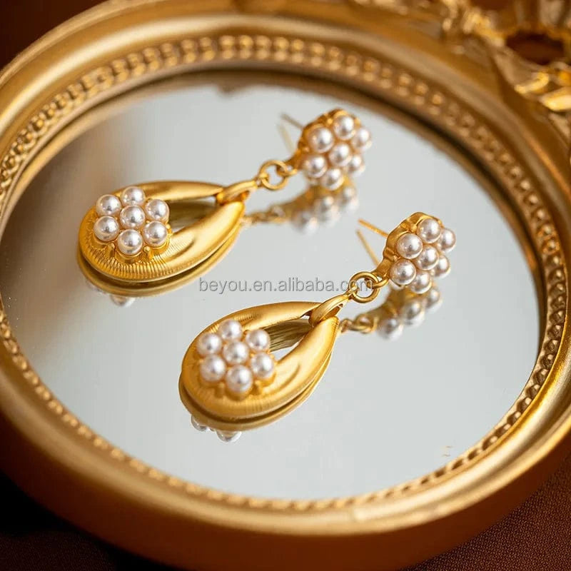 Unique Designer Golden Trifari-Inspired Pearl Flower Necklace Bracelet Earring Set Vintage Ribbon-like Choker Jewelry Set