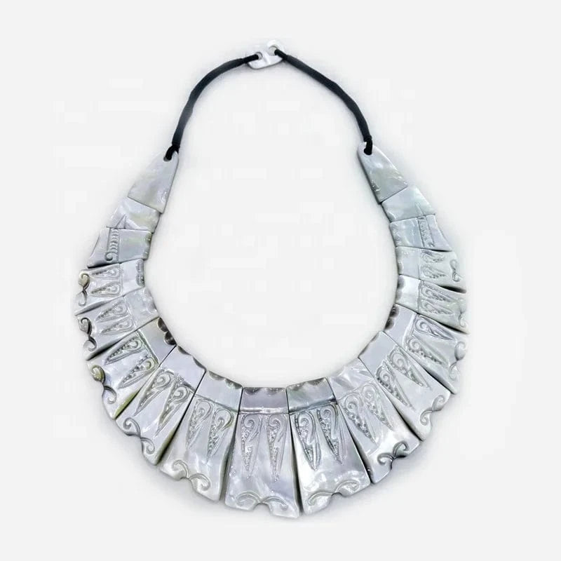 White LWN41234 Handmade Natural Statement Carved Large Sea Shell Choker Necklaces Bohemian Beach Nature Big Mother Of Pearl Necklace