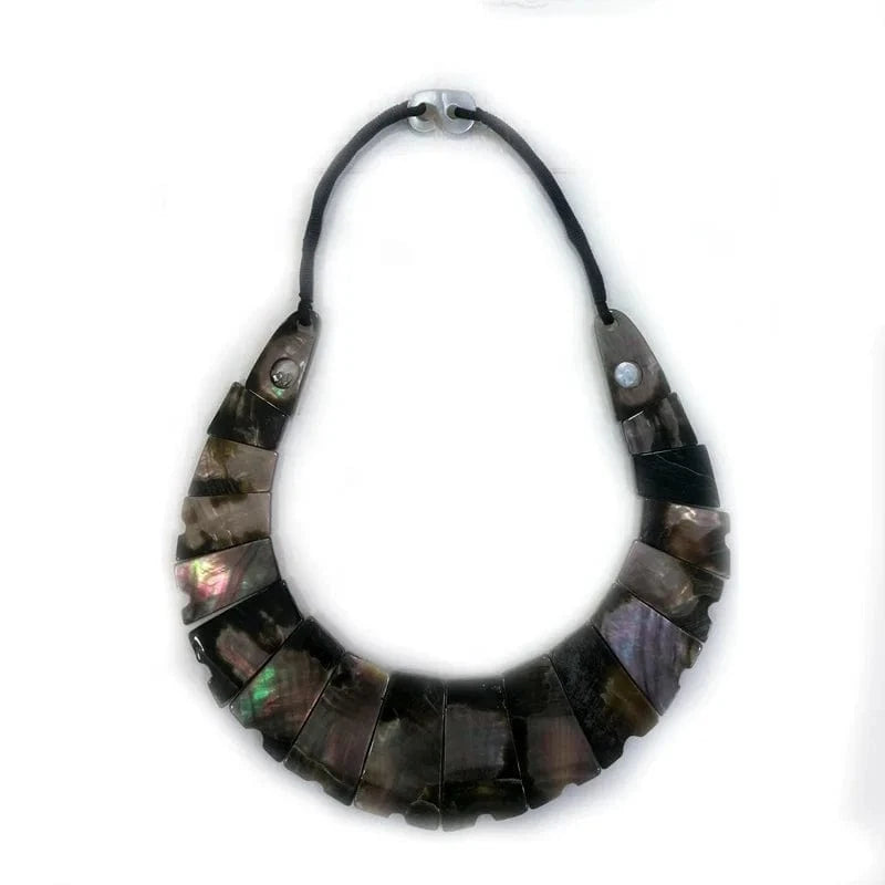 White LWN41234 Handmade Natural Statement Carved Large Sea Shell Choker Necklaces Bohemian Beach Nature Big Mother Of Pearl Necklace