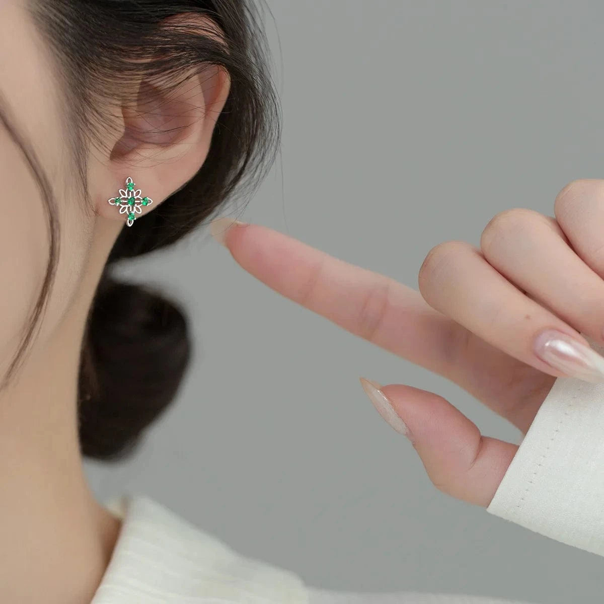 wholesale 925 silver earrings women sterling silver geometric stud earrings  minimalist green zircon earrings jewelry