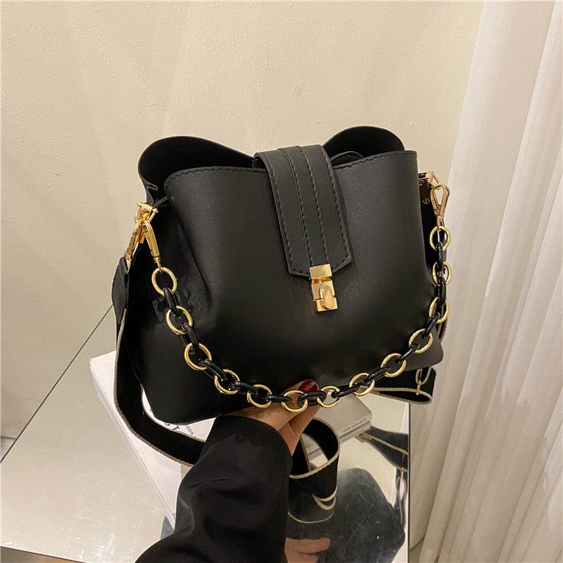 Wholesale Handbags With Chain Factory 2022 Small Young Ladies Purses Women Popular Bucket Bag