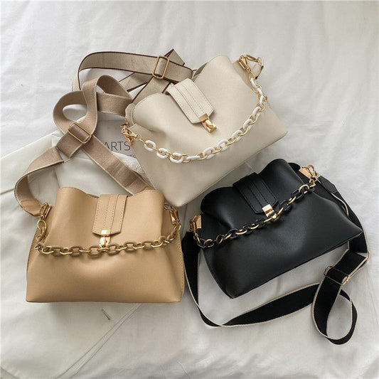 Wholesale Handbags With Chain Factory 2022 Small Young Ladies Purses Women Popular Bucket Bag